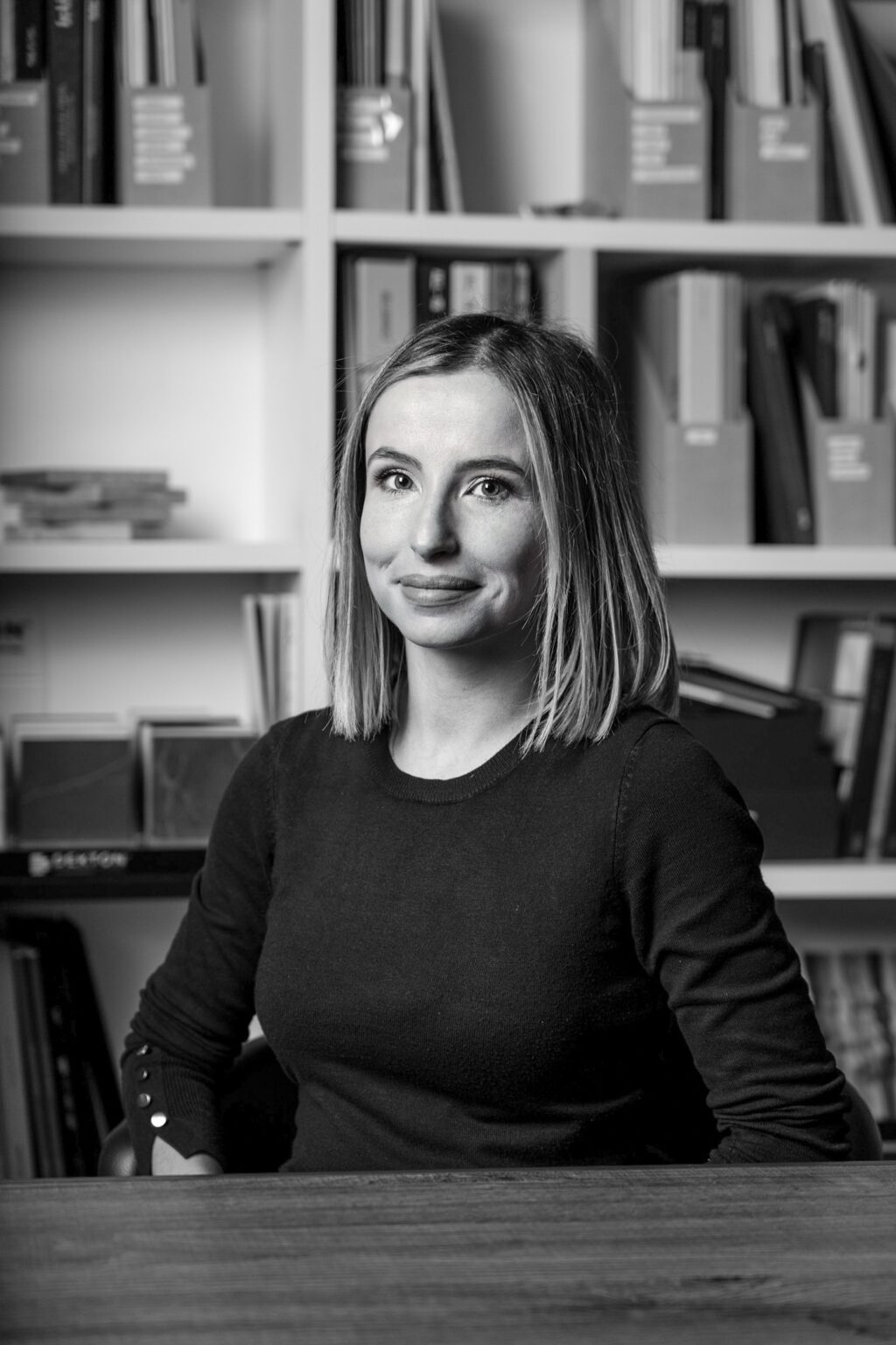 Pilote la conception des projets d'aménagement et coordonne le développement des solutions architecturales en veillant à répondre aux besoins des clients.