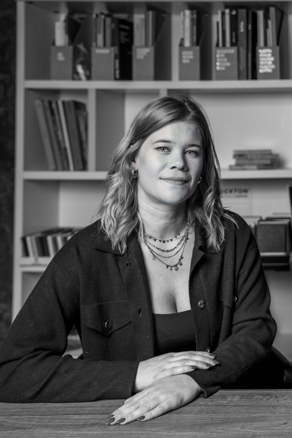 Imagine et développe des aménagements intérieurs sur mesure, en conciliant esthétique, fonctionnalité et bien-être des utilisateurs dans chaque espace.
