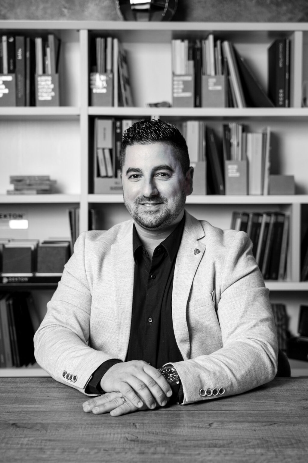 Administrateur de Crea'Projets, pilote la stratégie de l'entreprise et veille à la réussite des projets d'architecture, de construction et de rénovation de ses clients.