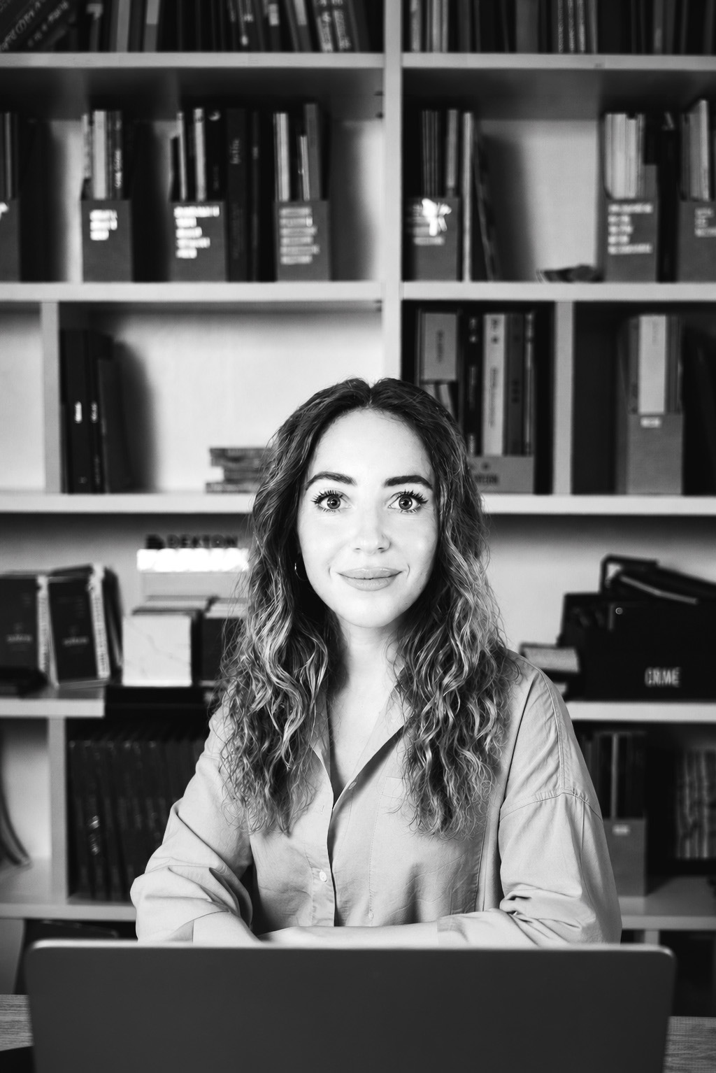 Accompagne les chefs de projet dans la coordination des opérations, le suivi des chantiers et l'organisation des différentes étapes de réalisation.